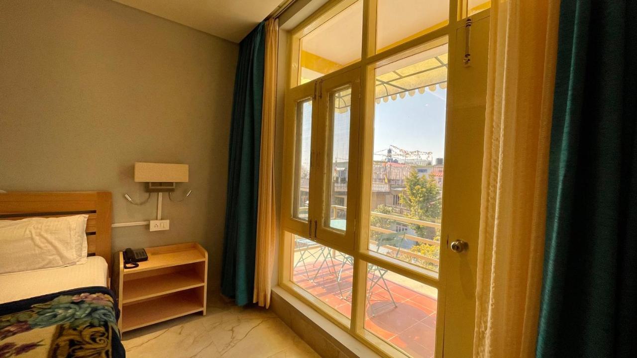 Madpackers Bir Hostel Exterior foto