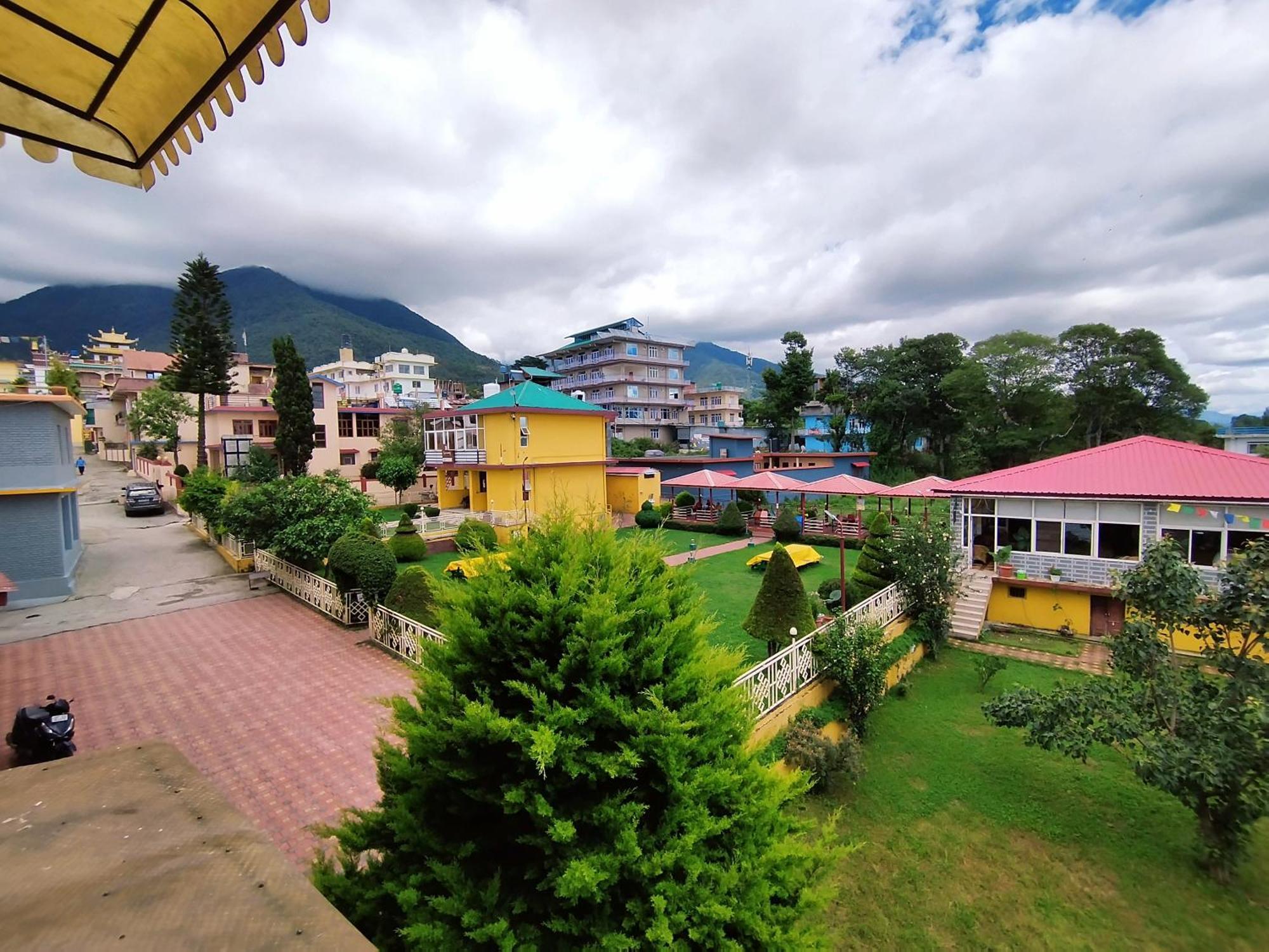 Madpackers Bir Hostel Exterior foto
